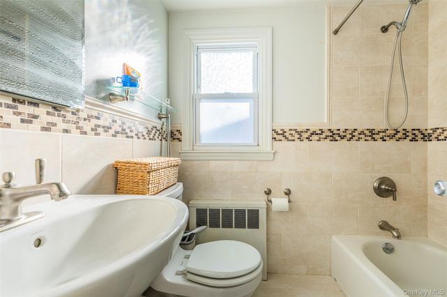 94 Sheridan Boulevard, Mineola, NY 11501