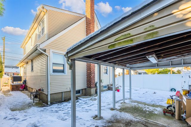 94 Sheridan Boulevard, Mineola, NY 11501