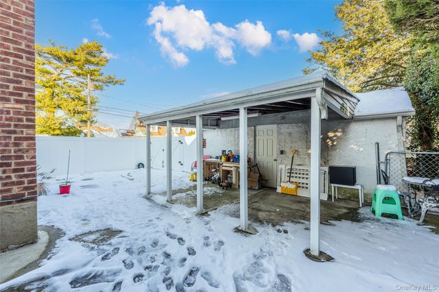 94 Sheridan Boulevard, Mineola, NY 11501