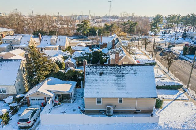 94 Sheridan Boulevard, Mineola, NY 11501