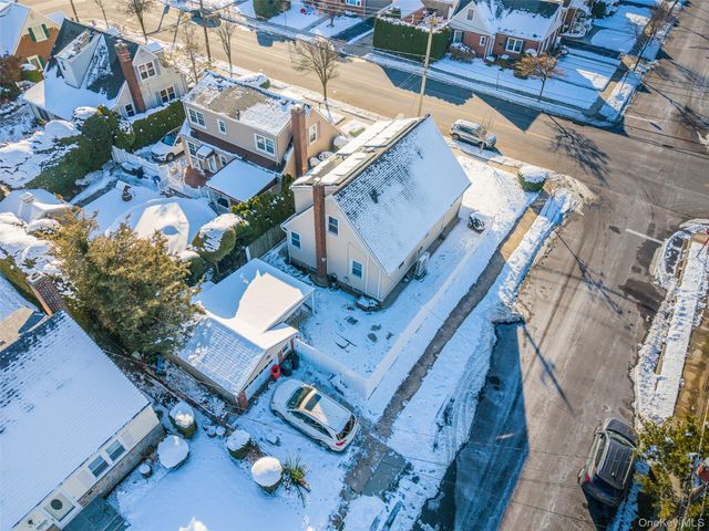 94 Sheridan Boulevard, Mineola, NY 11501