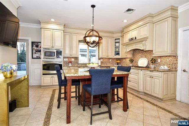 532 Franklin Avenue, Wyckoff, NJ 07481