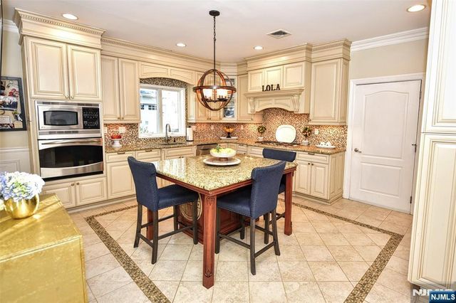 532 Franklin Avenue, Wyckoff, NJ 07481