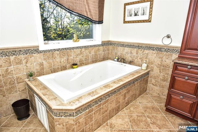 532 Franklin Avenue, Wyckoff, NJ 07481