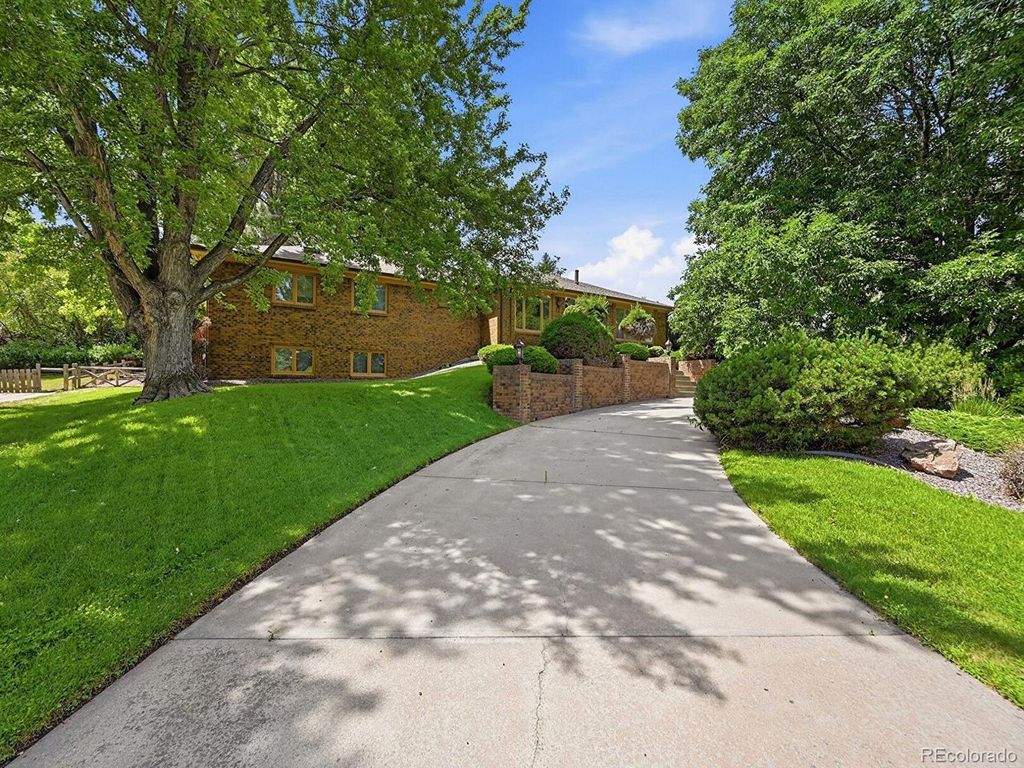 30 Dutch Creek Dr, Littleton, CO 80123