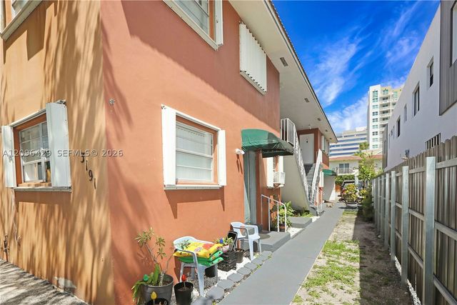 3191 SW 23rd St, Miami, FL 33145
