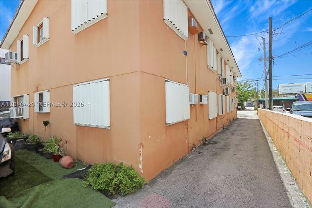 3191 SW 23rd St, Miami, FL 33145