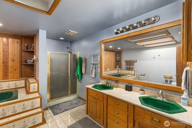 32113 98th Avenue E, Eatonville, WA 98328