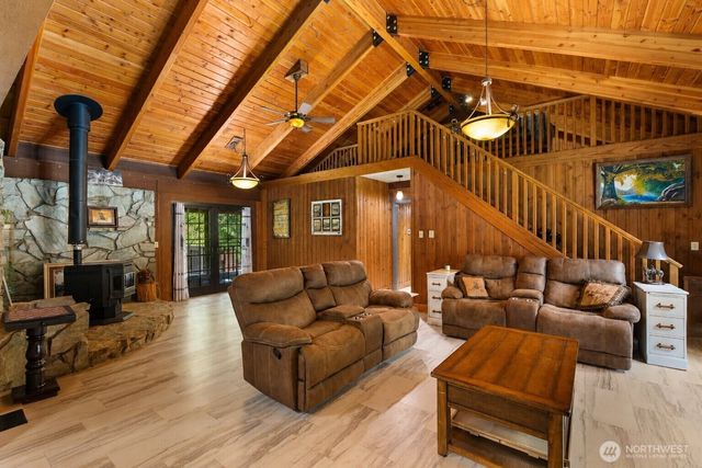 32113 98th Avenue E, Eatonville, WA 98328
