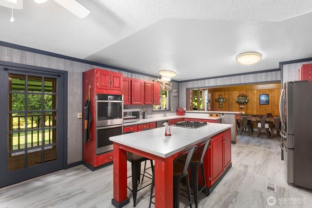 32113 98th Avenue E, Eatonville, WA 98328