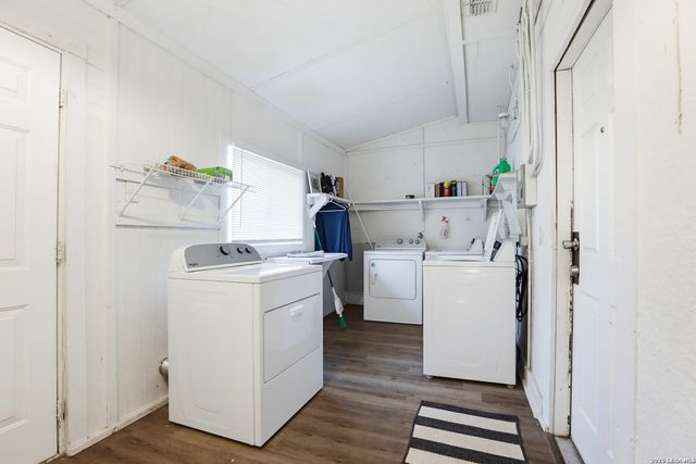 1025 W Craig Pl Apt 4, San Antonio, TX 78201