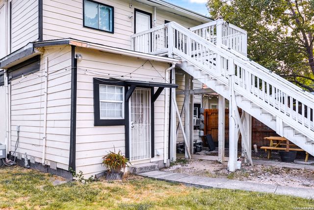 1025 W Craig Pl Apt 4, San Antonio, TX 78201
