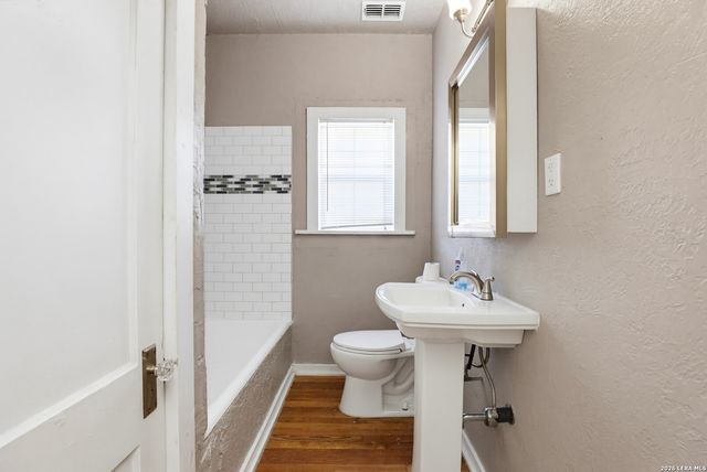 1025 W Craig Pl Apt 4, San Antonio, TX 78201