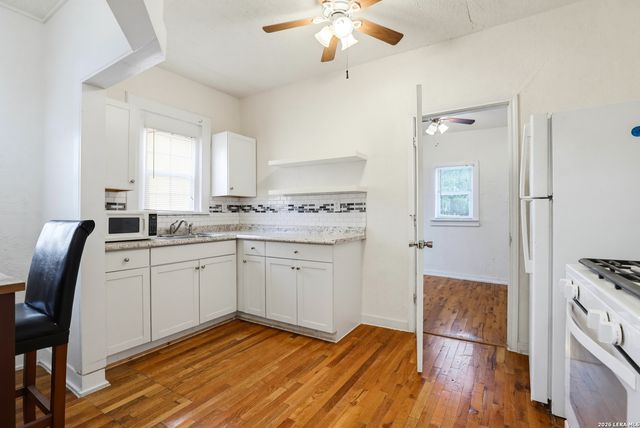 1025 W Craig Pl Apt 4, San Antonio, TX 78201