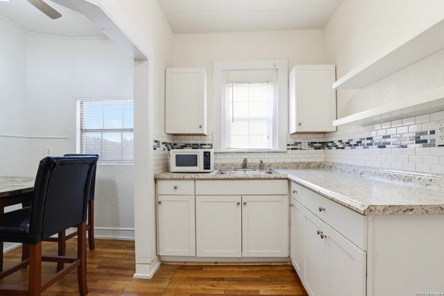 1025 W Craig Pl Apt 4, San Antonio, TX 78201