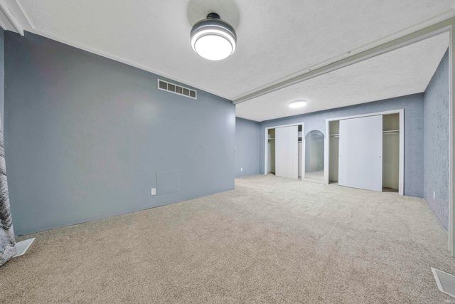 7424 Oaklawn Drive, Newburgh, IN 47630