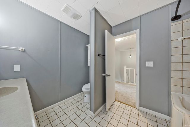 7424 Oaklawn Drive, Newburgh, IN 47630