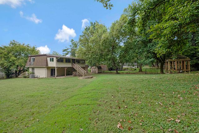 7424 Oaklawn Drive, Newburgh, IN 47630