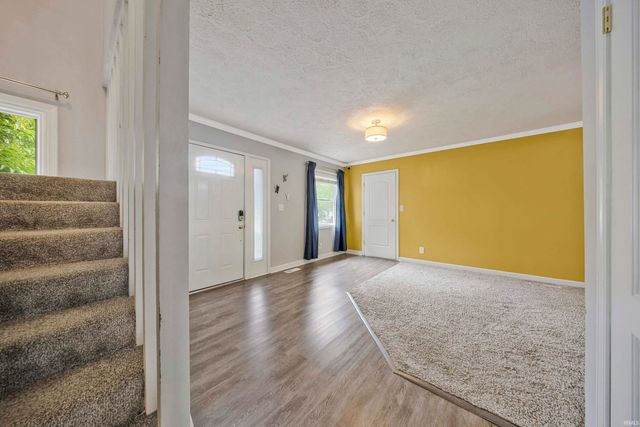 7424 Oaklawn Drive, Newburgh, IN 47630