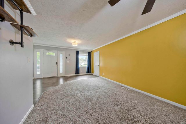 7424 Oaklawn Drive, Newburgh, IN 47630