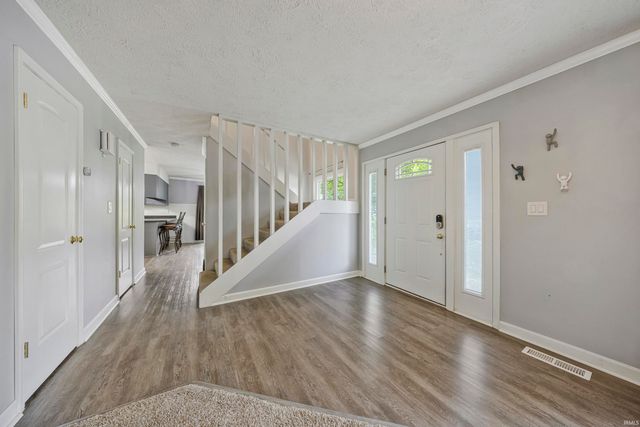 7424 Oaklawn Drive, Newburgh, IN 47630