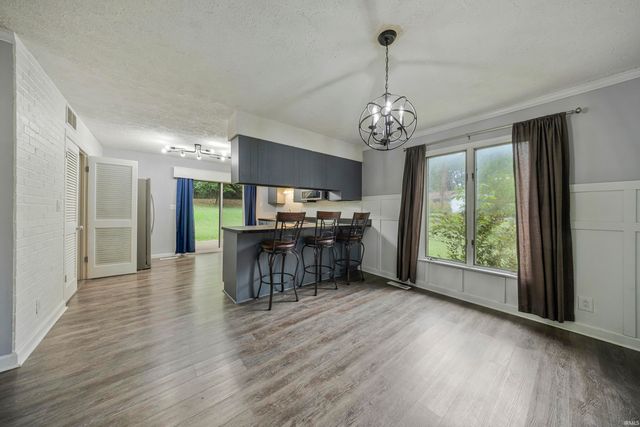 7424 Oaklawn Drive, Newburgh, IN 47630