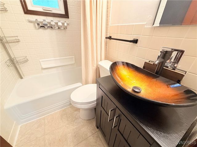 3582 Harrison Avenue, Hamburg, NY 14219