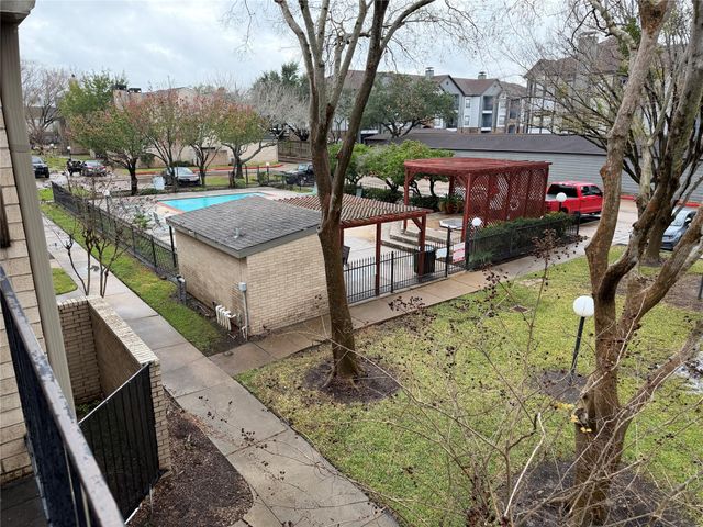 10811 Richmond Avenue 111, Houston, TX 77042