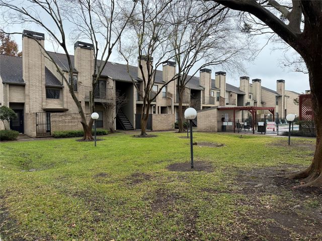 10811 Richmond Avenue 111, Houston, TX 77042