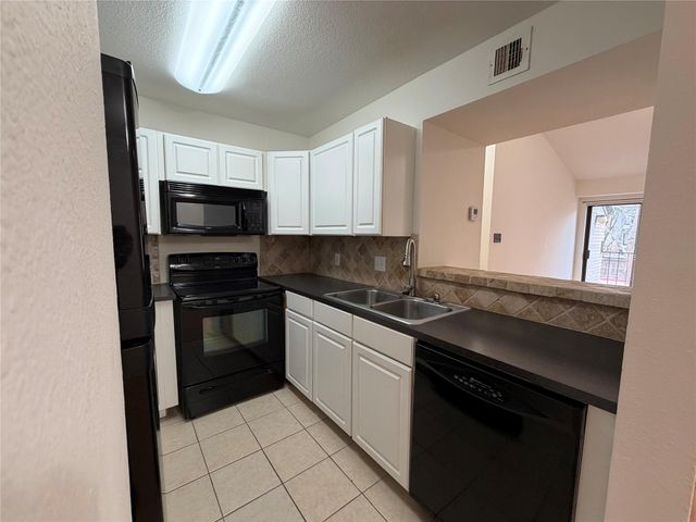 10811 Richmond Avenue 111, Houston, TX 77042