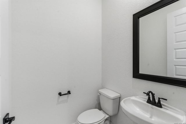 607 Lago Landing, San Antonio, TX 78263