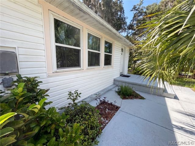 129 S Sparrow Point, Inverness, FL 34450