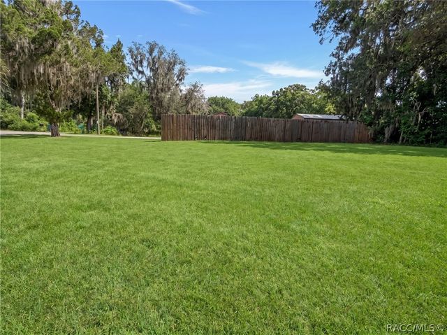 129 S Sparrow Point, Inverness, FL 34450