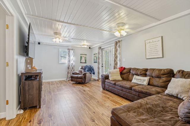 635 Cane Creek Rd, Hohenwald, TN 38462