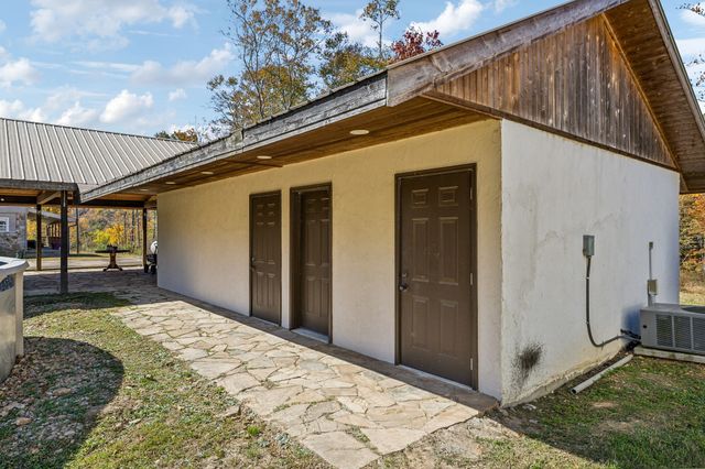 635 Cane Creek Rd, Hohenwald, TN 38462