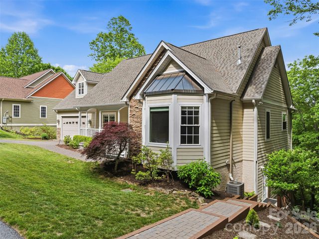 115 Flameleaf Lane, Laurel Park, NC 28739