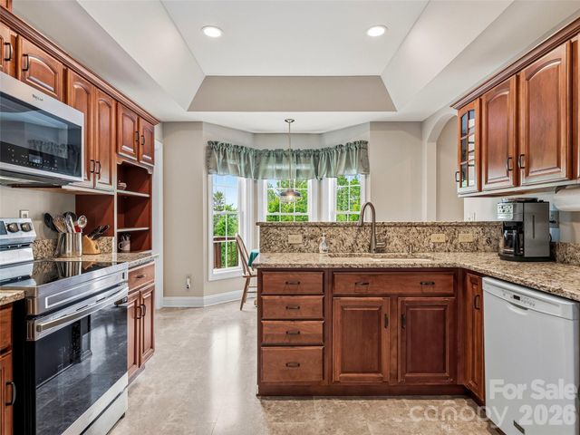 115 Flameleaf Lane, Laurel Park, NC 28739