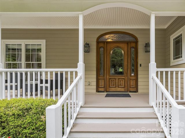115 Flameleaf Lane, Laurel Park, NC 28739