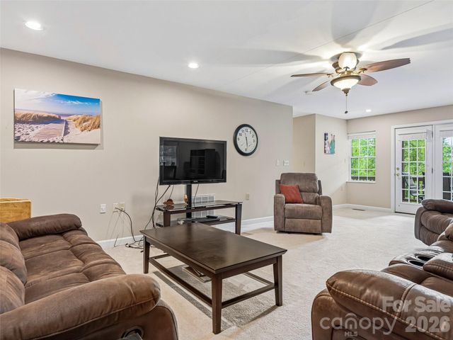 115 Flameleaf Lane, Laurel Park, NC 28739