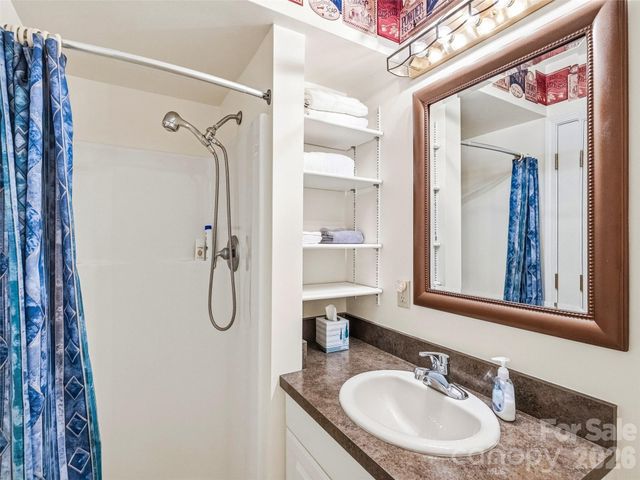 115 Flameleaf Lane, Laurel Park, NC 28739