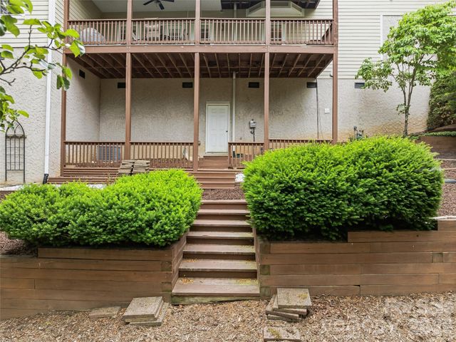 115 Flameleaf Lane, Laurel Park, NC 28739