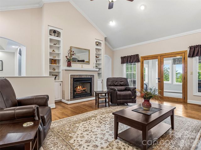 115 Flameleaf Lane, Laurel Park, NC 28739