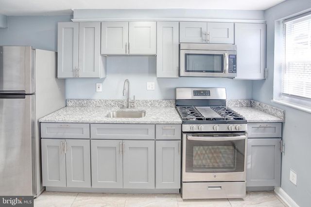 819 AISQUITH ST, Baltimore, MD 21202
