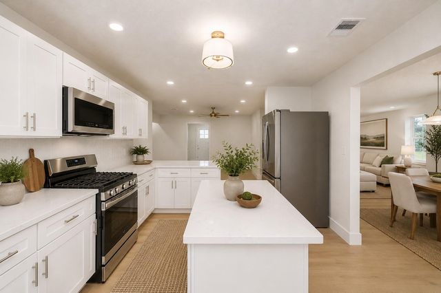 5455 N Crooked Creek Drive, Houston, TX 77017