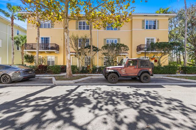 104 Osceola Lane, Jupiter, FL 33458