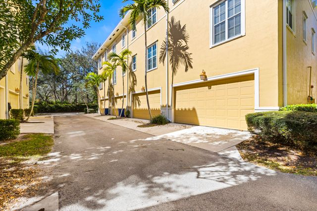 104 Osceola Lane, Jupiter, FL 33458