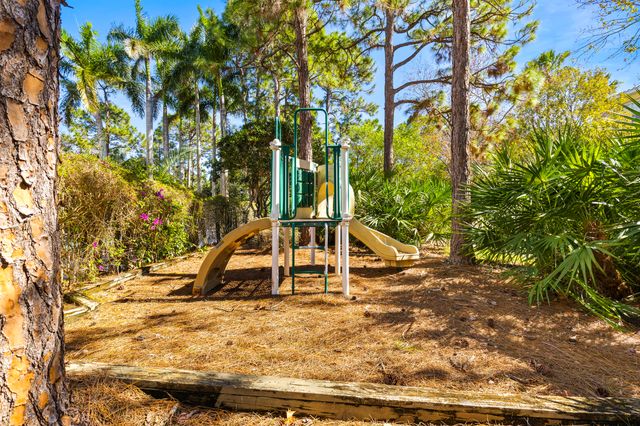 104 Osceola Lane, Jupiter, FL 33458