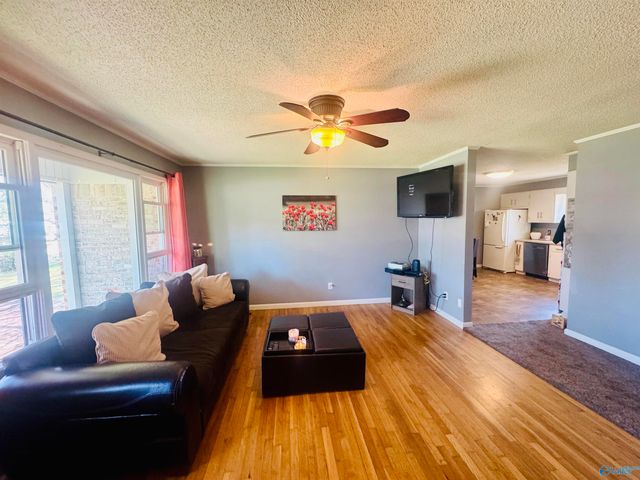 904 Gable Circle SW, Hartselle, AL 35640