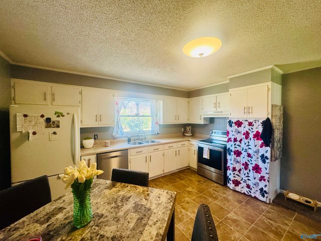 904 Gable Circle SW, Hartselle, AL 35640