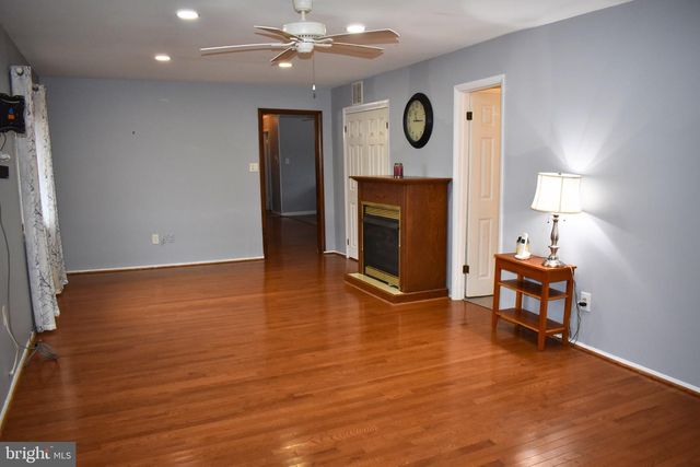 14807 WOODVILLE RD, Waldorf, MD 20601